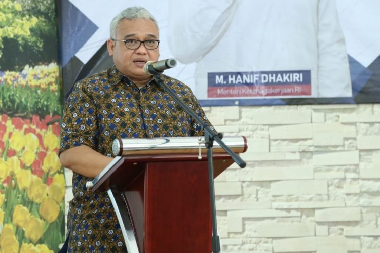 Direktur Jenderal Pembinaan Pelatihan dan Produktivitas, Bambang Satrio Lelono memberi sambutan dalam Japan Career Expo dan University Colaboration 2018, di Balai Besar Pengembangan Latihan Kerja (BBPLK) Chevest Bekasi, Jawa Barat, Sabtu (20/10/2018).