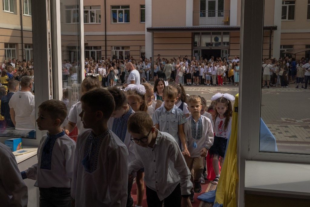 Rangkuman Hari Ke-555 Serangan Rusia ke Ukraina: Ancaman Bom di Sekolah-sekolah Kyiv | Putin Sebut Rusia Tak Terkalahkan ke Anak-anak