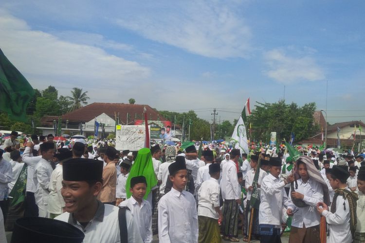 ribuan warga NU menggelar Istighotsah Kubro dalam rangka harlah Nu ke 94 di lapangan Paseban, Pemkab Bantul