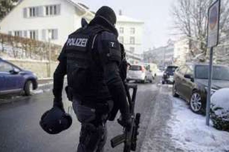 Seorang pria bersenjata di Swiss dilumpuhkan aparat keamanan setelah ia melukai dua polisi (Foto: Ilustrasi)