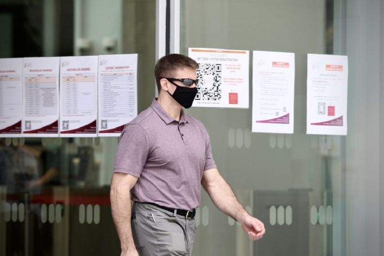 Brian Dugan Yeargan dijatuhi hukuman 4 minggu penjara oleh Pengadilan Singapura setelah terbukti bersalah melanggar peraturan isolasi Covid-19. 