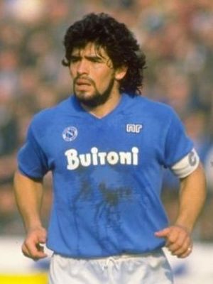 Diego Maradona ketika masih bermain untuk Napoli. 