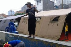 Korban Kebakaran di Tanjung Duren Sementara Tinggal di Tenda