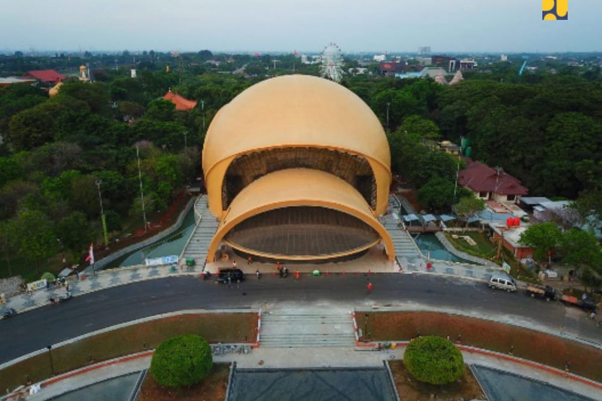 Wajah baru Taman Mini Indonesia Indah (TMII) setelah renovasi, untuk menyambut pertemuan G20. 