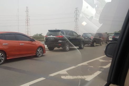 Alasan Tidak Disarankan Menyalip dari Bahu Jalan Tol