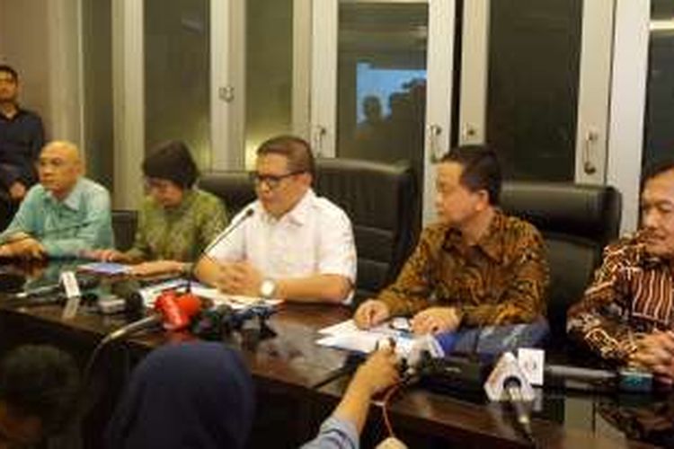 Pertemuan Bareskrim Polri dengan perwakilan dari Kementerian Kesehatan, Badan Pengawas Obat dan Makanan, Ikatan Dokter Anak Indonesia, dan Komisi Perlindungan Anak Indonesia di kantor Bareskrim Polri, Jakarta, Selasa (28/6/2016).