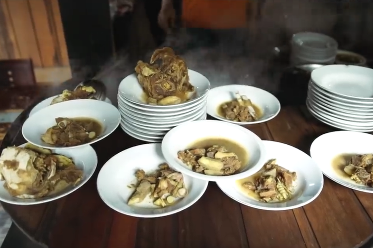 Hidangan kambing kari  di Warung nasi kambing Lem Bakrie