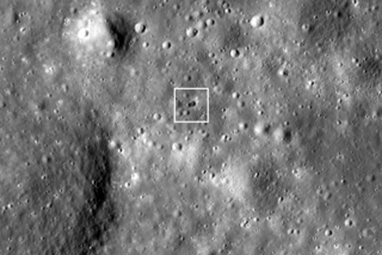 NASA menyebut telah menemukan dua kawah baru di Bulan, yang diduga akibat tertabrak roket. 