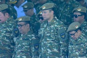 Menteri dan Pejabat Kenakan Seragam Loreng, Prabowo: Mereka Ingin Mempertaruhkan Diri bersama Rakyat