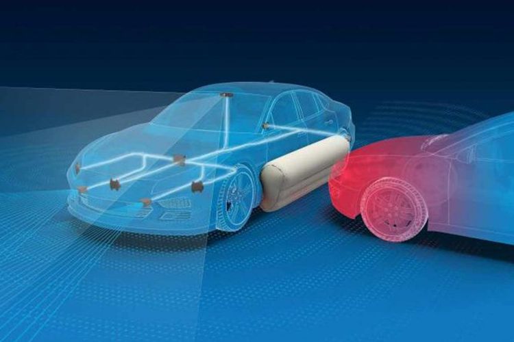 ZF memperkenalkan airbag yang berada di luar mobil.