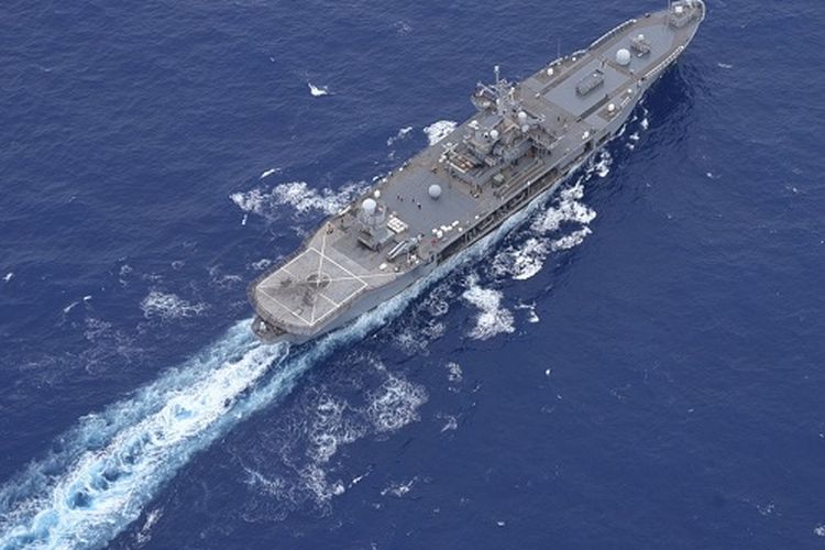Penampakan Kapal perang milik Angkatan Laut Amerika Serikat, USS Blue Ridge (LCC-19), mendarat di dermaga JICT II, Tanjung Priok, Jakarta Utara, sejak Rabu (26/7/2023).