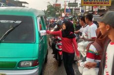 Laskar Jokowi Bagikan 3.000 Takjil Gratis