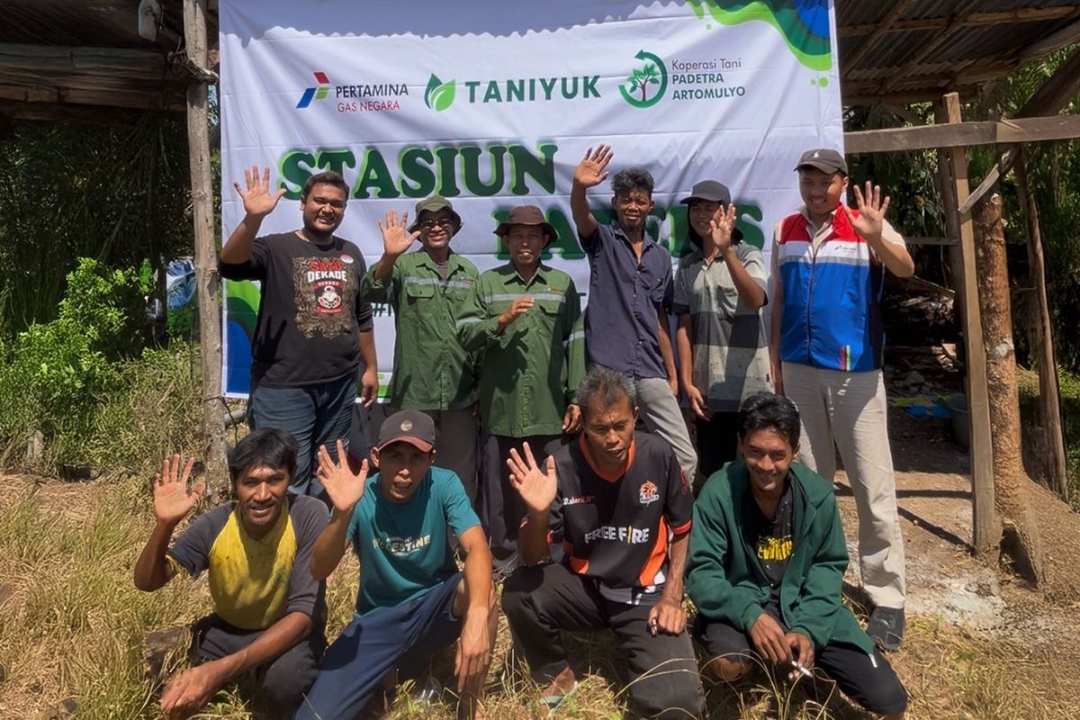 PT Perusahaan Gas Negara Tbk (PGN) memfasilitasi transformasi digital petani karet Pagardewa bersama Taniyuk.
