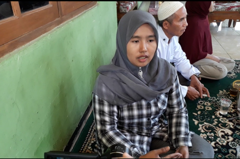Ibu Guru Rabia Tunggu Janji Ridwan Kamil soal Pekerjaan Baru