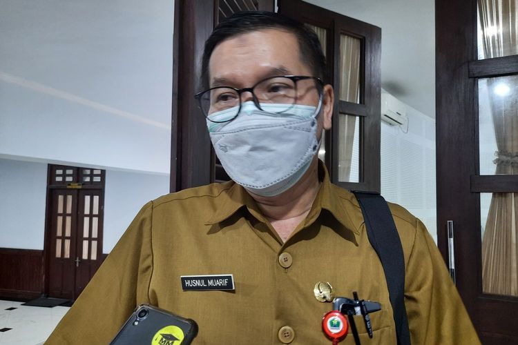 Kepala Dinas Kesehatan Kota Malang, Husnul Muarif usai rapat paripurna di gedung DPRD Kota Malang, Senin (11/10/2021).