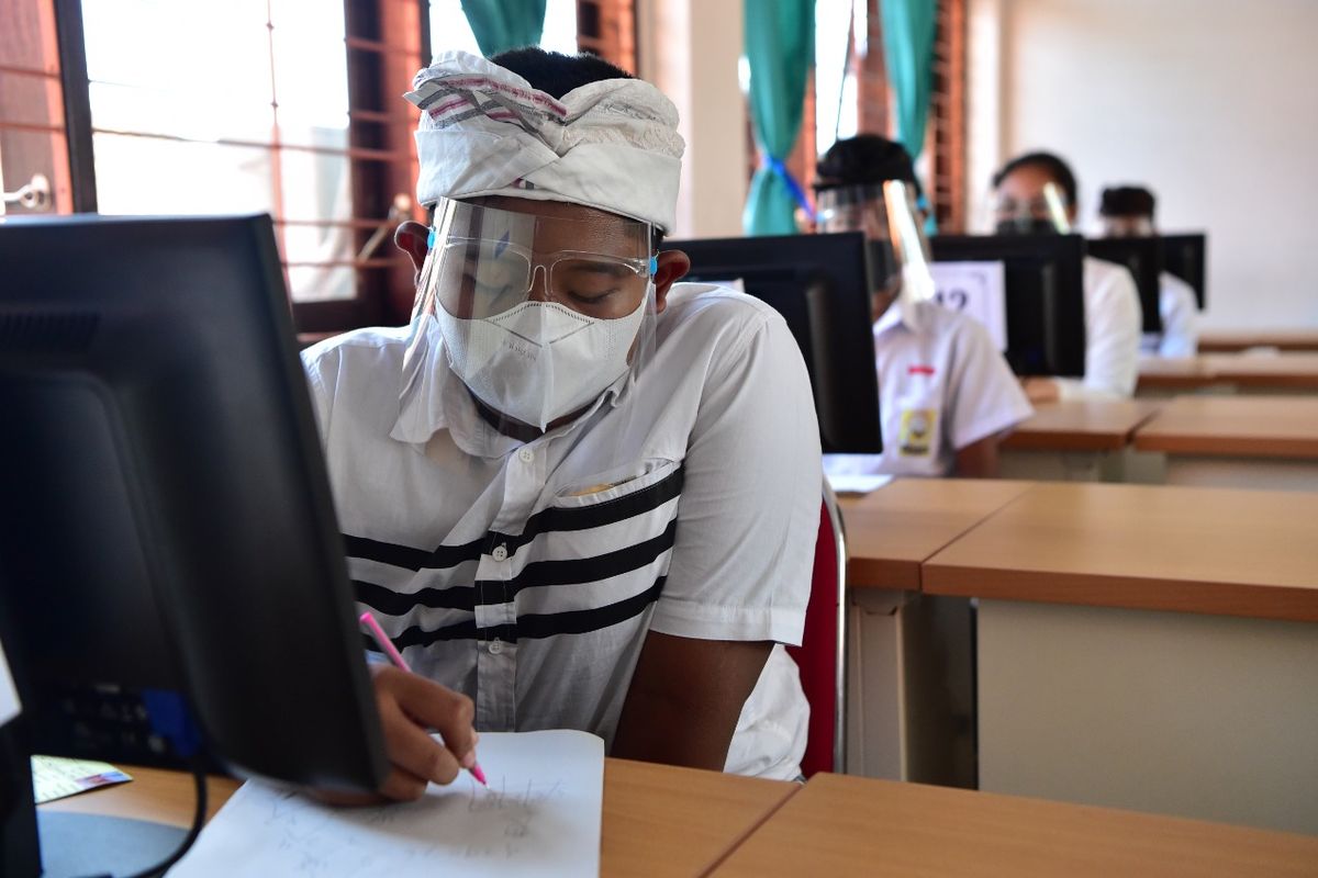 Pelaksanaan Asesmen Nasional (AN) di SMPN 1 Kuta Selatan, Bali diikuti oleh 45 siswa dilakukan tanggal 6 dan 7 Oktober 2021.