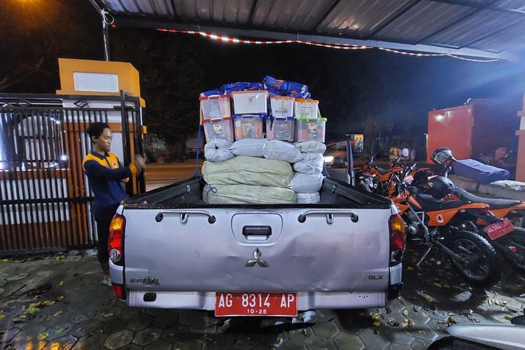 Bagian dari bantuan logistik yang dikirim BPBD Kota Kediri ke Lumajang, Jawa Timur.