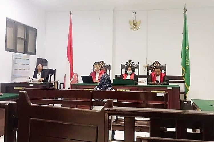 Curi Minyak Goreng di Minimarket, Wanita Ambon Dituntut 10 Bulan Penjara
