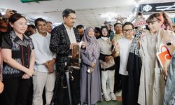 Usai Lantik Pejabat, Menteri UMKM dan Cak Imin Ikut Live Shopping di Tanah Abang