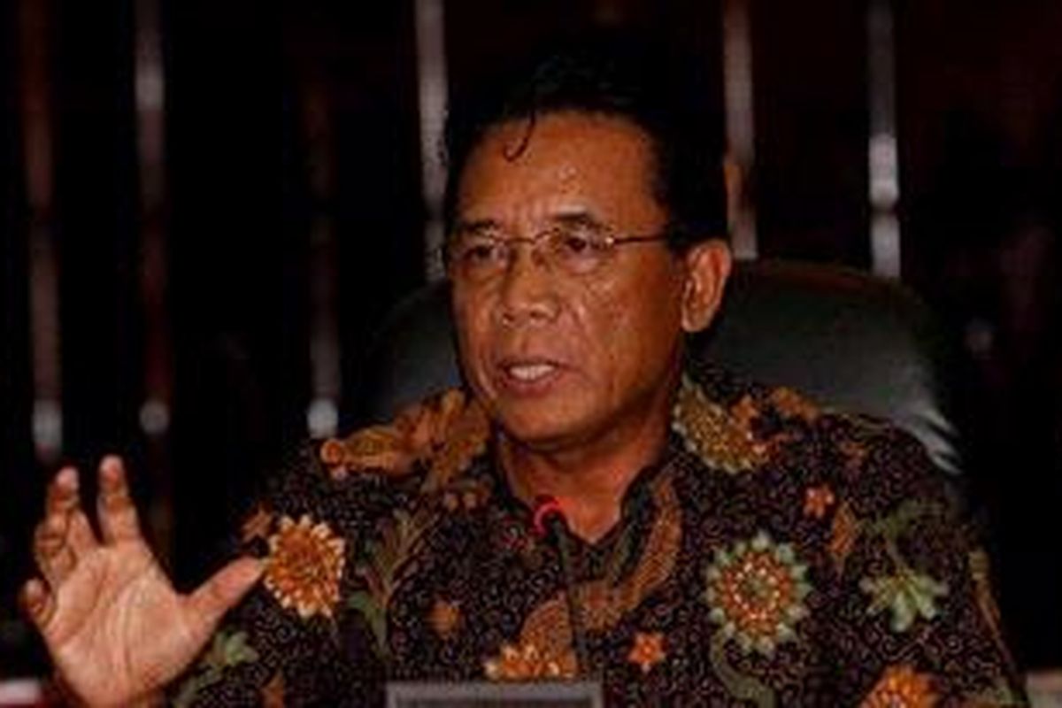 Menteri Koordinator Politik, Hukum, dan Keamanan, Djoko Suyanto saat jumpa pers di Markas Besar Polri, Jakarta, Jumat (14/5/2010).  