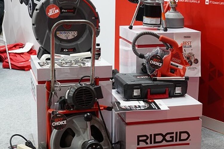 Produk milik Ridgid di booth PT Kawan Lama Sejahtera di Expo Clean & Expo Laundry 2022 di Jakarta International Expo Kemayoran, Jakarta, Rabu (5/10/2022).