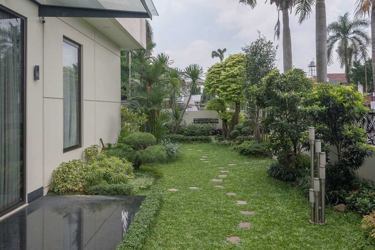 Desain taman Residence Green Garden di Jakarta karya Evonil Architecture.