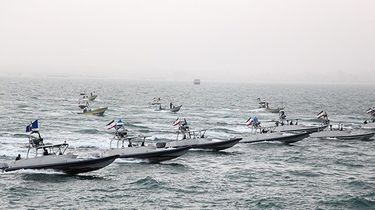 Iran Tunjukkan Bukti Kapal Perang AS Mundur dari Selat Hormuz Usai Diperingatkan