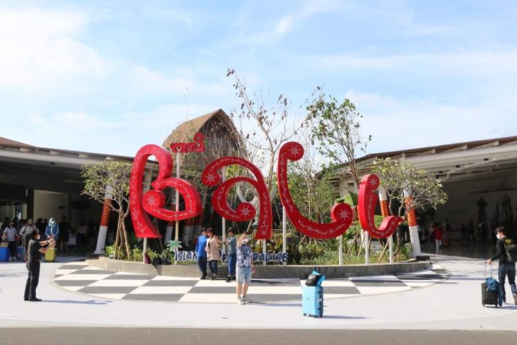 Bandara I Gusti Ngurah Rai Bali, yang dikelola Angkasa Pura I. 