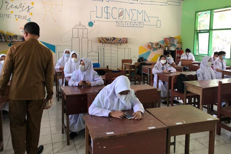 Suasana agenda PTM di SMAN 1 Manyar, Senin (30/8/2021).