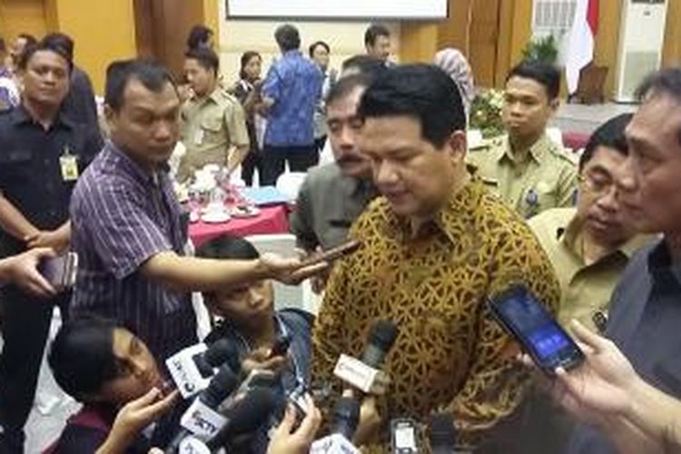 Ketua Komisi Pemilihan Umum (KPU) Husni Kamil Manik, saat ditemui seusai serah terima Daftar Penduduk Potensial Pemilih (DP4) di Gedung Kementerian Dalam Negeri, Jakarta, Rabu (3/6/2015).