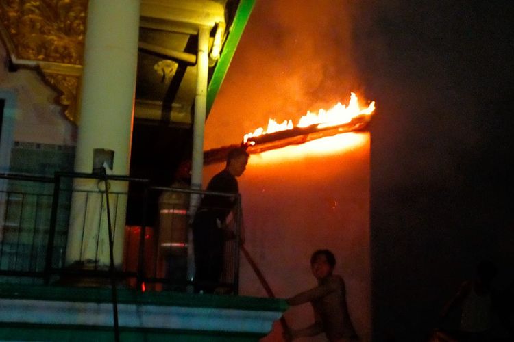 Kebakaran di Pondok Pesantren Baitul Roqib, Kelurahan Gunung Simping, Cilacap, Jawa Tengah, Senin (1/4/2024) dini hari.