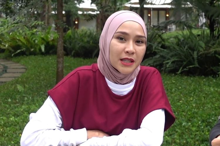 Zaskia Adya Mecca bicara soal pernikahan dengan Hanung Bramantyo. 