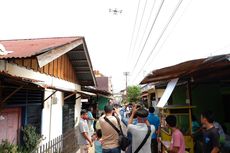 Perangi Corona, Warga Riau Antusias Rumahnya Disemprot Disinfektan Pakai Drone Raksasa