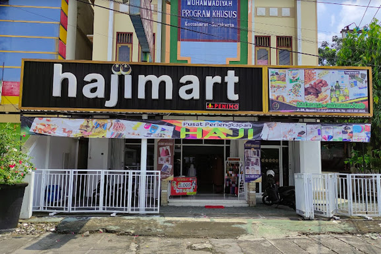 Hajimart, salah satu toko oleh-oleh haji di Solo