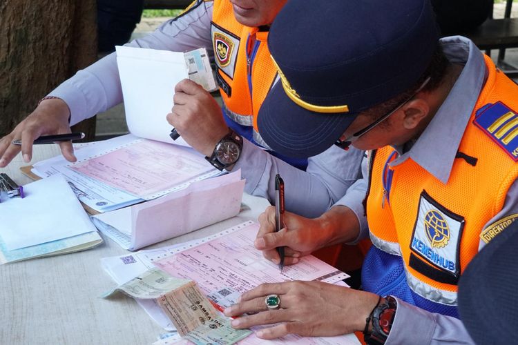 Inspeksi keselamatan di Rest Area Tol Jagorawi