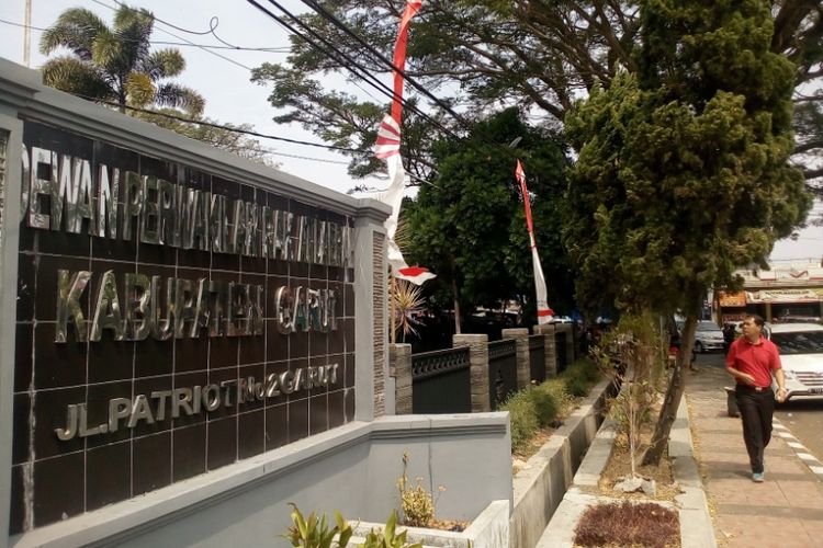 Kantor DPRD Garut di Jalan Patriot, Kelurahan Sukagalih, Kecamatan Tarogong Kidul, Kabupaten Garut, Jawa Barat.
