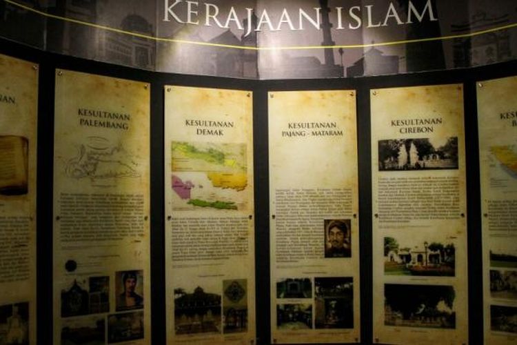 Pengunjung museum Bale Panyawangan Diorama Purwakarta akan disuguhkan beragam sejarah Kerajaan Islam atau proses Islamisasi di Indonesia, mulai zaman kerajaan Samudera Pasai, Kesultanan Aceh Darussalam, Kesultanan di Riau, Jambi, Palembang, Demak, Pajang-Mataram, Cirebon, dan banyak lagi.