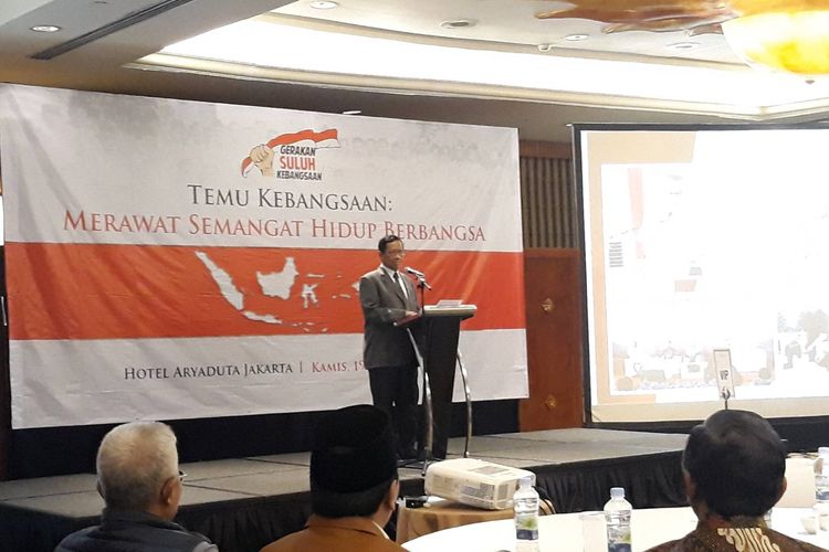 Menteri Koordinator bidang Politik, Hukum dan Keamanan (Menko Polhukam) Mahfud MD dalam acara  Temu Kebangsaan: Merawat Semangat Hidup Bersama di Hotel Aryaduta, Gambir, Jakarta Pusat, Kamis (19/12/2019).