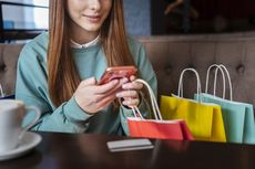 Stop Boros! Ini 5 Cara Mengatasi Gaya Hidup Konsumtif yang Bisa Kamu Coba