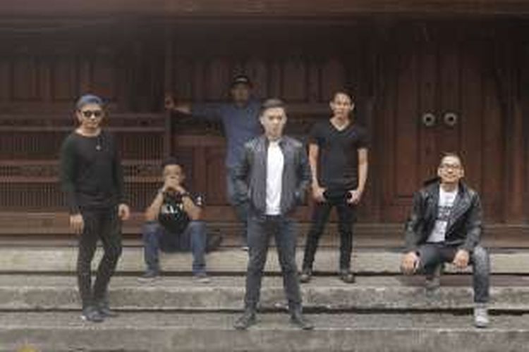 Grup band The Titans berpose di Bentara Budaya Jakarta, Rabu (23/3/2016). The Titans sedang mempromosikan single terbaru mereka berjudul 'Kamu'.