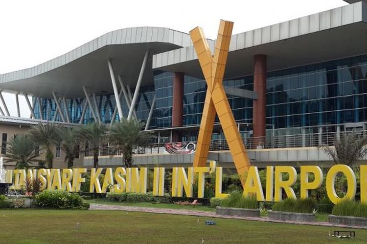 Bandar Udara Internasional Sultan Syarif Kasim II, Pekanbaru, Riau.
