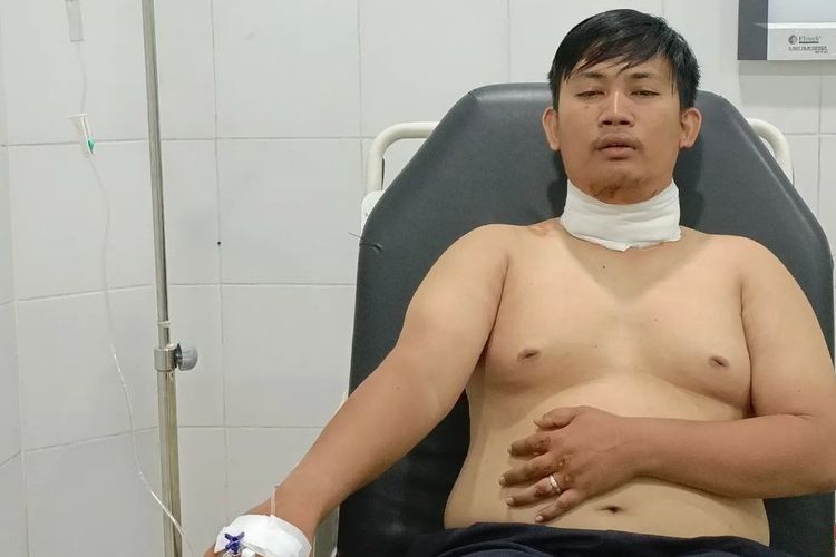 Kondisi Lutfi Hakim Fauzi saat proses perawatan pasca lehernya terlilit Kabel saat mengendarai sepeda motor di Simpang UNIMED.
