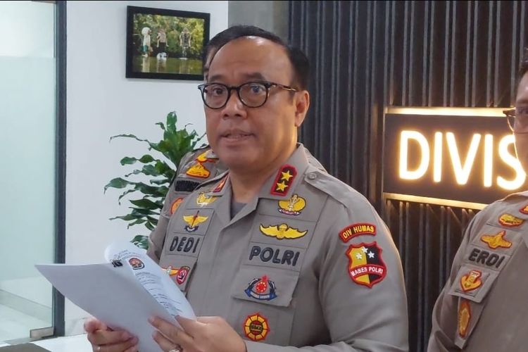 Kadiv Humas Polri Irjen Dedi Prasetyo di Mabes Polri, Jakarta, Selasa (21/2/2023).