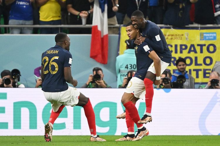 Hasil Perancis vs Polandia turut ditentukan oleh Kylian Mbappe yang mencetak gol kedua pada laga babak 16 besar Piala Dunia 2022 tersebut di Stadion Al-Thumama, Doha, pada 4 Desember 2022.