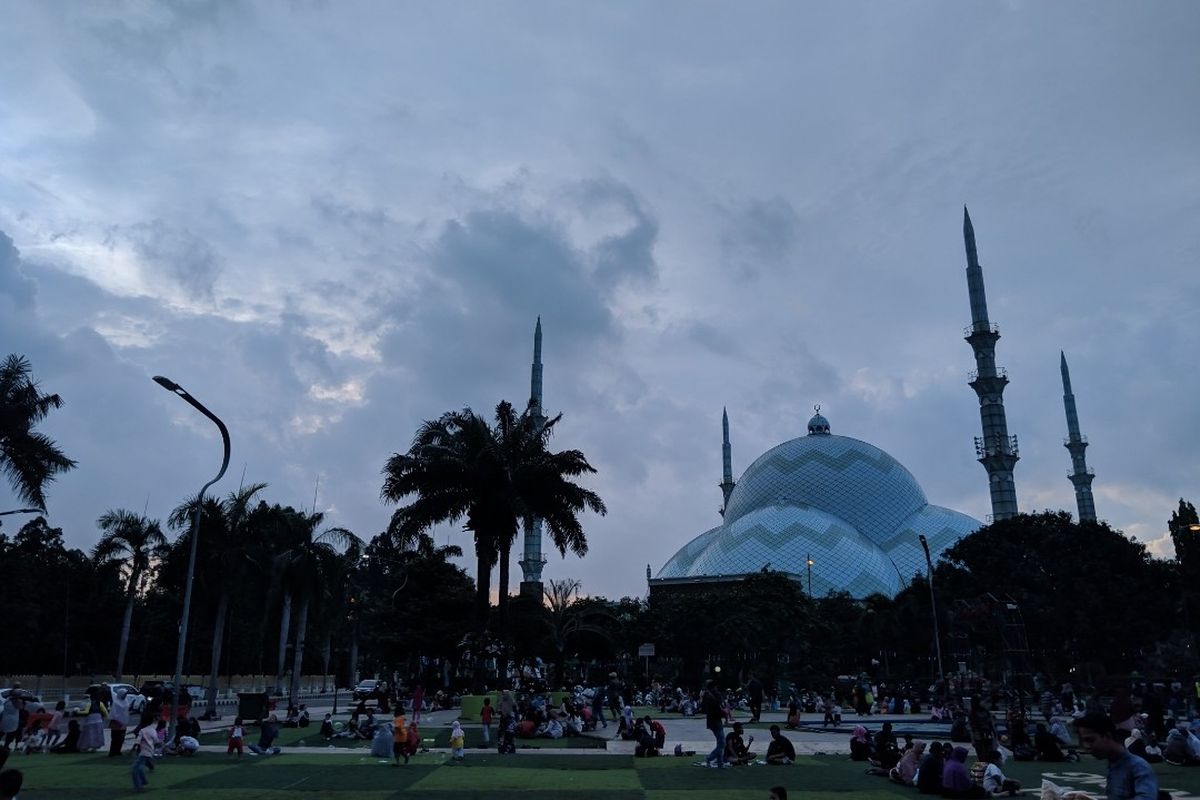 Masjid Raya Al Azhom Pusat Pemerintahan Kota Tangerang 3 Januari 2020