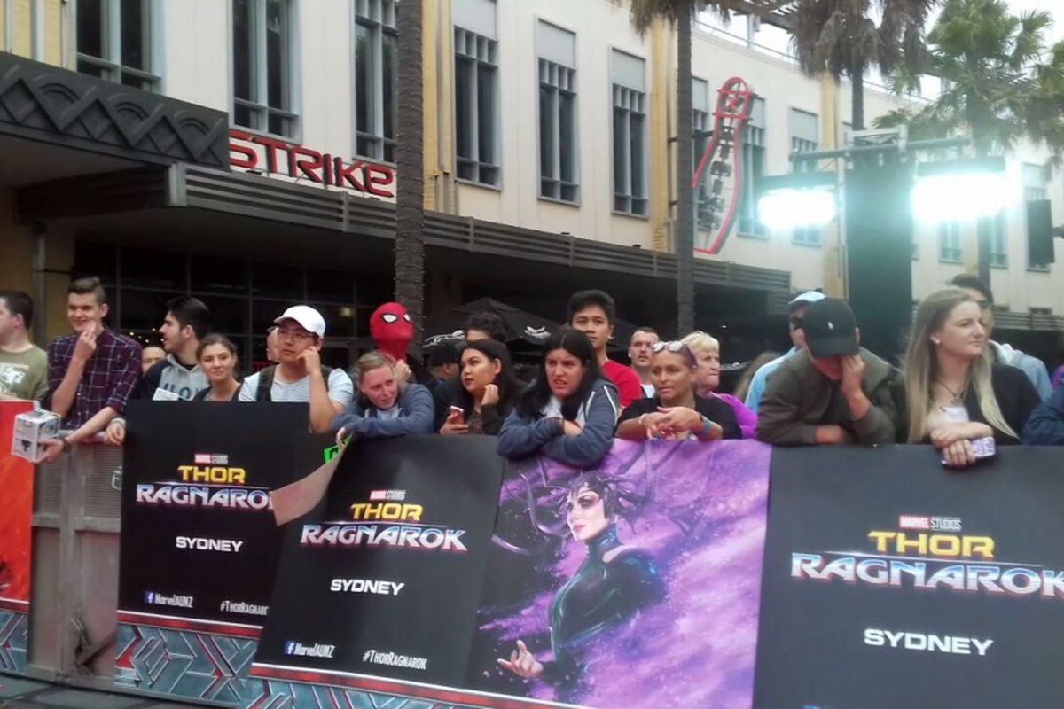 Sosok Spider-Man muncul dalam gelaran karpet merah film Thor: Ragnarok di Hoyts EQ, Sydney, Australia, Minggu (15/10/2017).