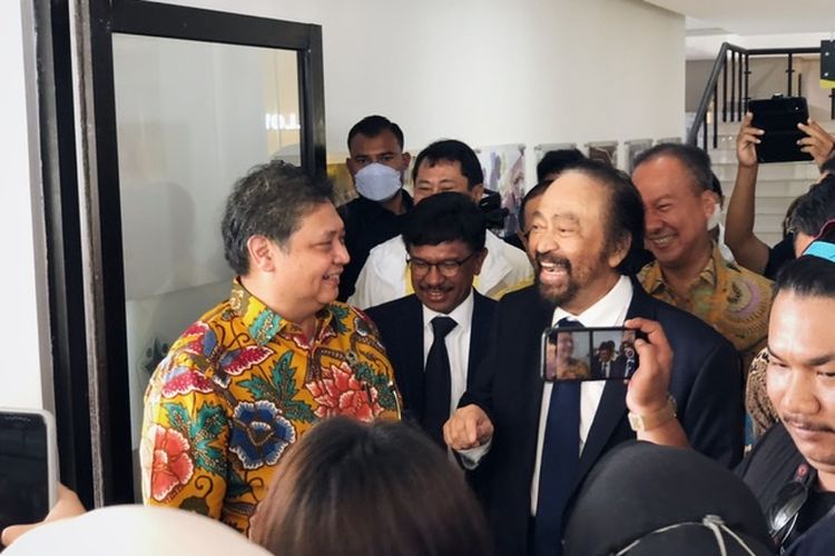 Ketua Umum Partai Nasdem Surya Paloh dan Ketua Umum Partai Golkar Airlangga Hartarto bertemu di kantor DPP Partai Golkar, Slipi, Jakarta, Rabu (1/2/2023). 