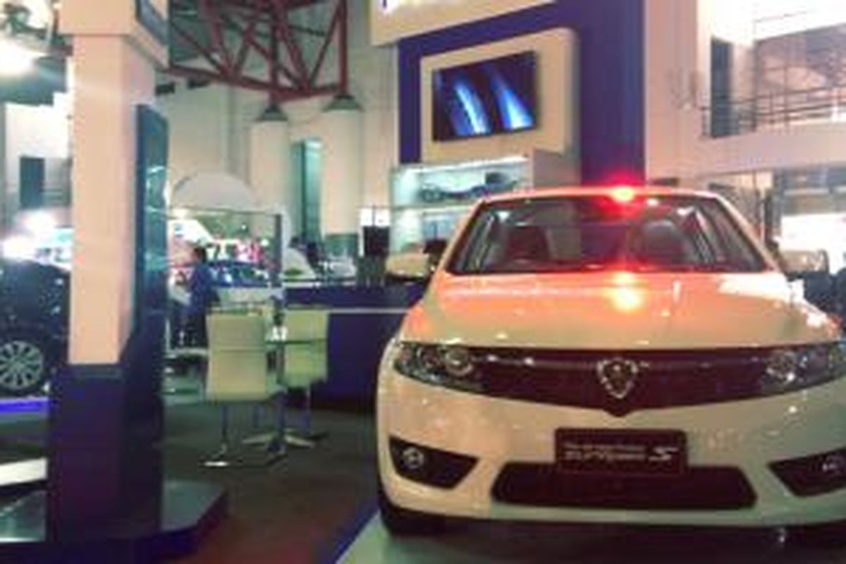 Proton Suprima S di Booth Proton