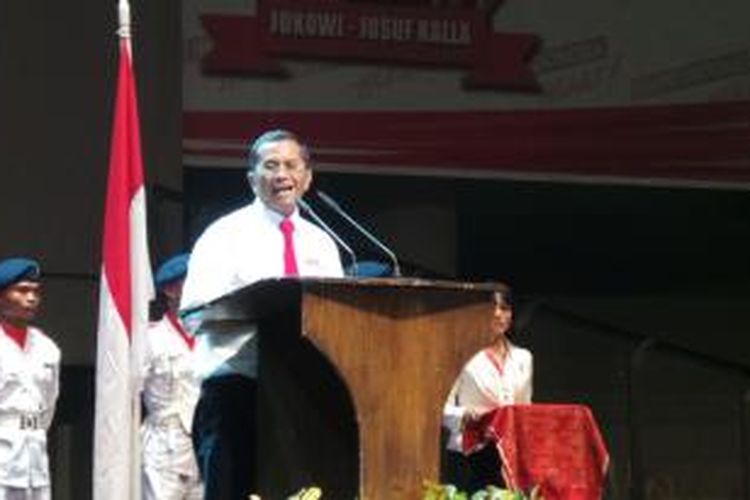 Dahlan Iskan saat mendeklarasikan dukungannya untuk Joko Widodo-Jusuf Kalla di Sentul, Bogor, Jawa Barat, Sabtu (31/5/2014).