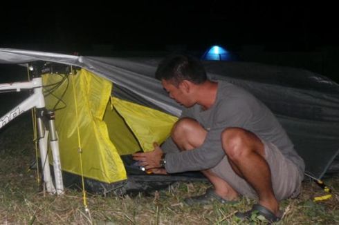 Peserta Jelajah Sepeda Tidur dalam Tenda di Lolak